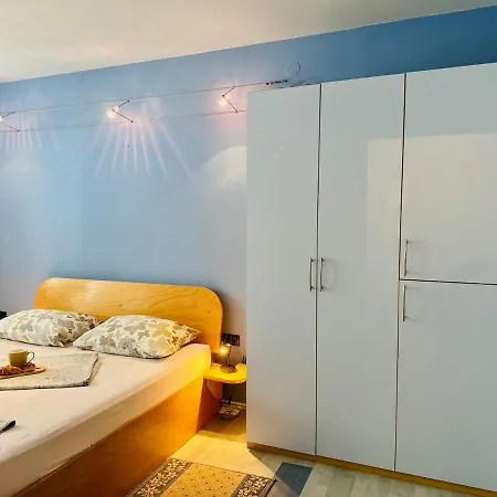 Front One Bedroom (adults Only) アパート ドゥブロブニク