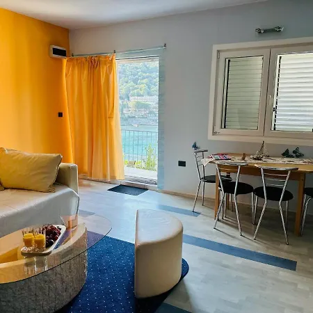 アパート Front One Bedroom (adults Only)