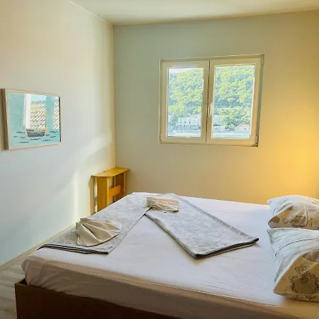 アパート Front One Bedroom (adults Only) ドゥブロブニク