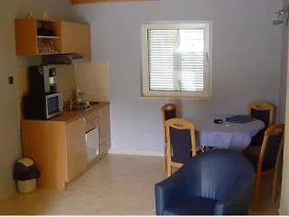 Front One Bedroom (adults Only) アパート *