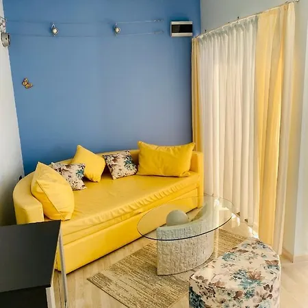 Front One Bedroom (adults Only) Apartmán