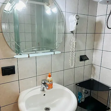 Front One Bedroom (adults Only) Apartmán